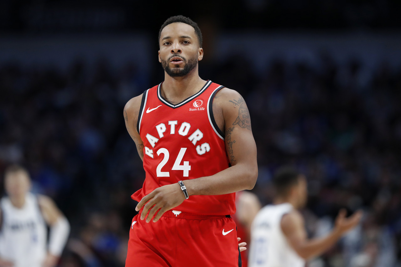 向拉边撕开 向拉边撕开