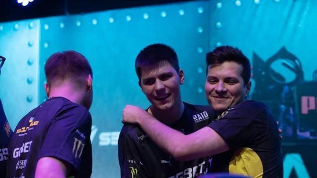 的危机中 的危机中